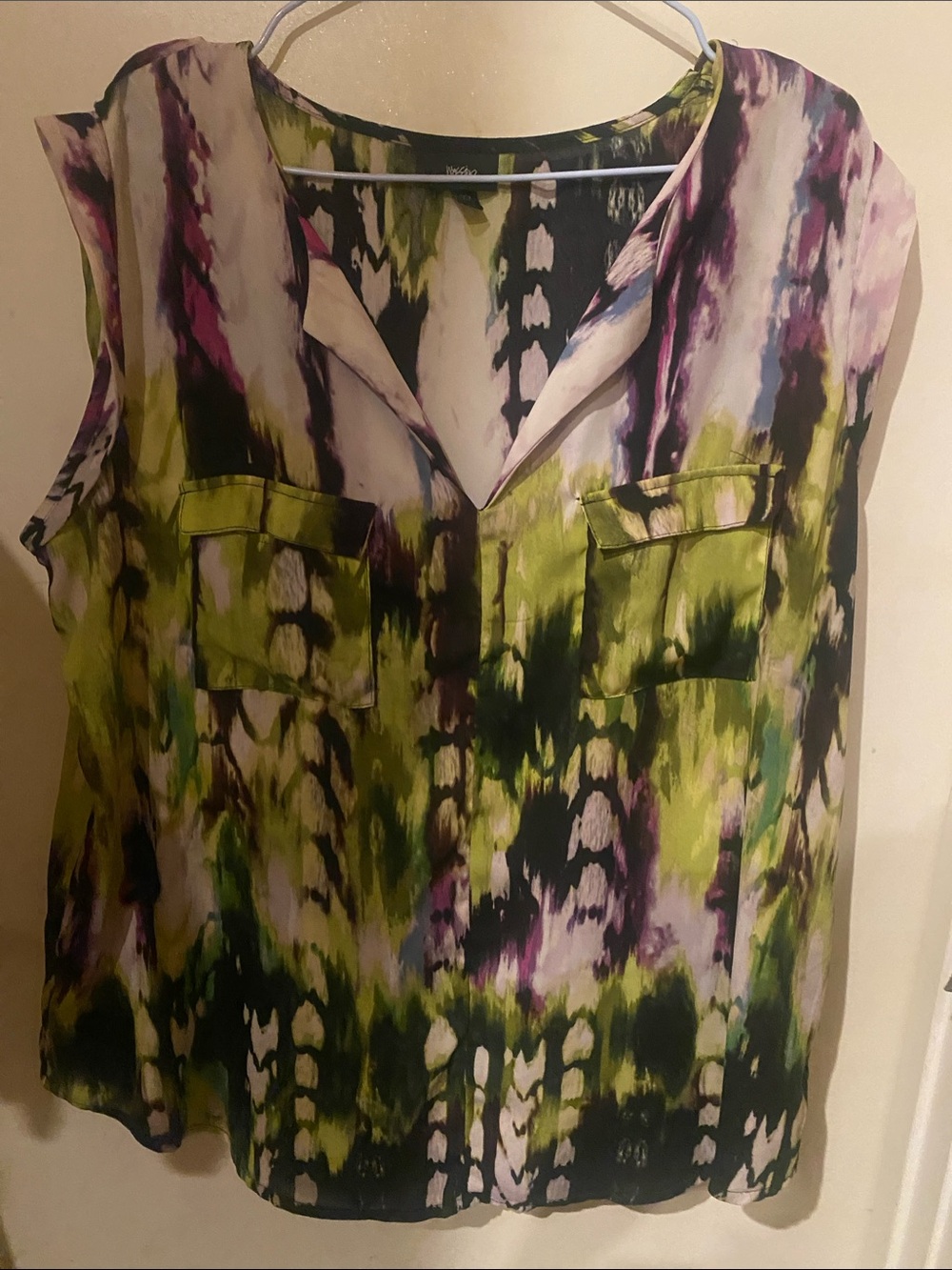 Sleeveless Abstract Print V-Neck Blouse in Olive Green and Purple